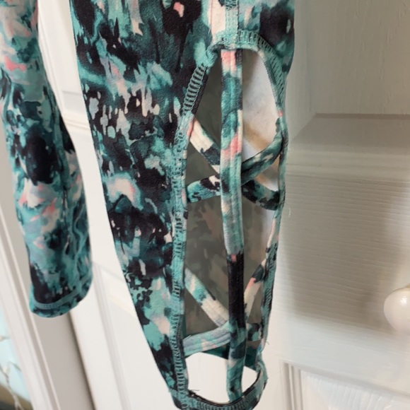 leggingss - Picture 2 of 3